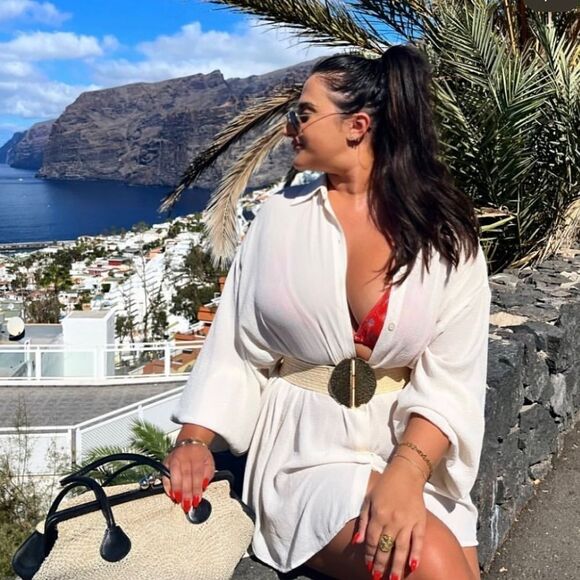 Cream button down shirt - Picture 2 of 7